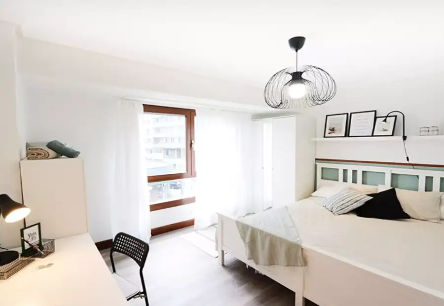 Se alquila habitación en piso de 4 habitaciones en Bilbao en Bilbao