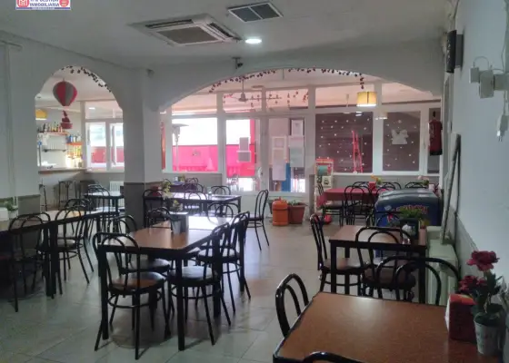Se vende cafeteria y vivienda en el centro de Pedro Muñoz(ciudad real) negocio con actividad