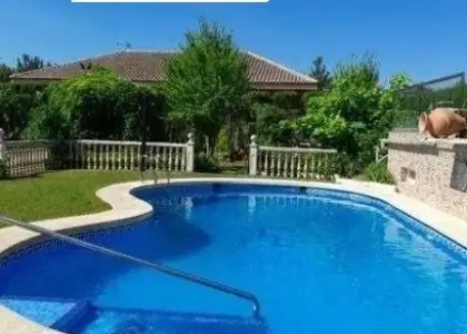 Se vende chalet cerca de Albacete. Urbanización vigilada. en Albacete