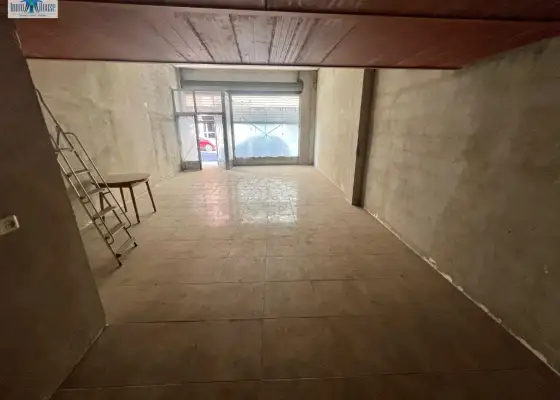 Se vende local comercial con garaje - zona semicentro _ feria en Albacete
