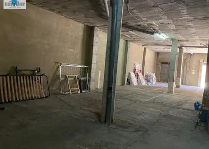 Se vende local zona hospital en Albacete