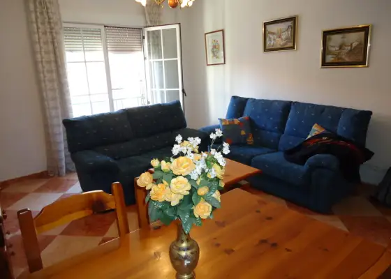Se vende piso de tres dormitorios en zona centro. en Manzanares