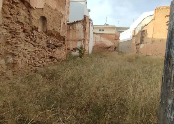 Solar en Valdepeñas, Seis de Junio
