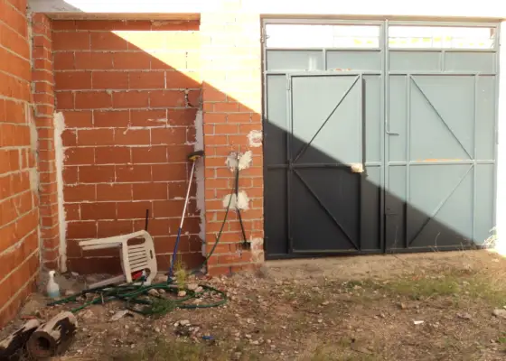 Solar limpio para edificar con agua y luz en Tomelloso