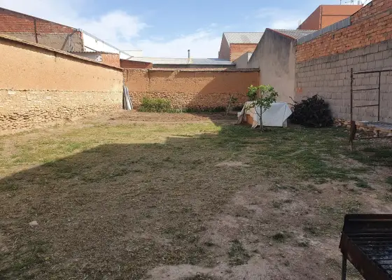 Solar urbano de 350 m² en calle José Alcázar, Tomelloso