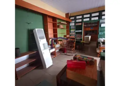 venta de local en Manzanares, Avenida Cristóbal Colón en Manzanares