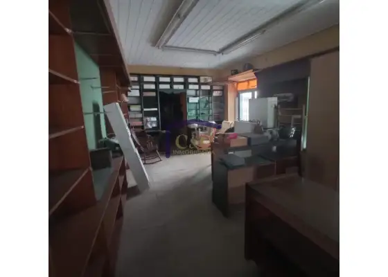 venta de local en Manzanares, Avenida Cristóbal Colón