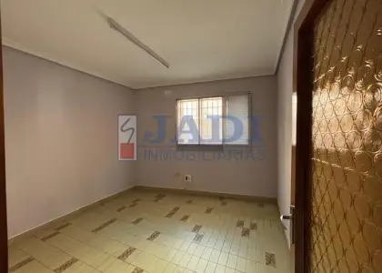 venta de local en Valdepeñas, CENTRO en Valdepeñas