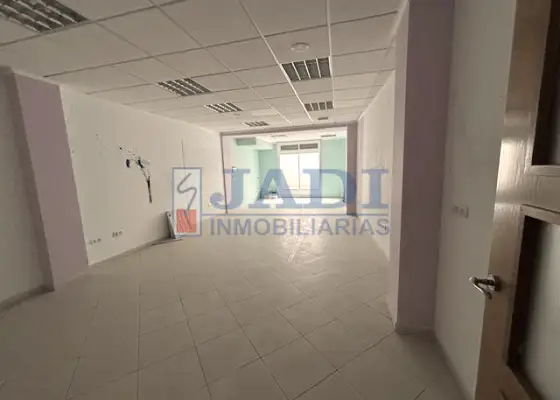venta de local en Valdepeñas, CENTRO