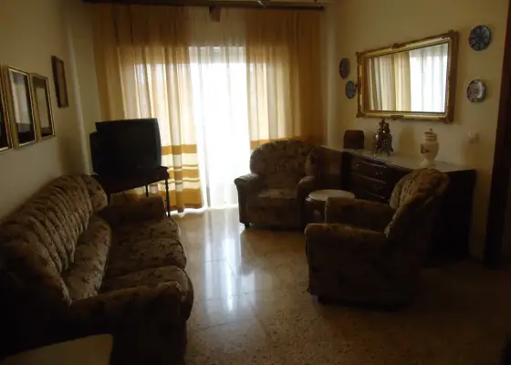 Venta de piso de cuatro dormitorios en el centro en Manzanares