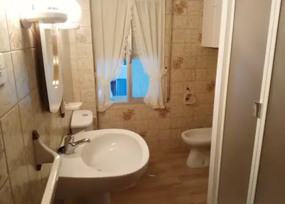 Venta de piso de tres dormitorios y un baño en el centro en Manzanares