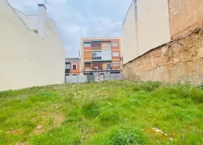 venta de terreno en Valdepeñas, CENTRO en Valdepeñas